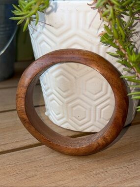Woman’s Wooden bracelet vintage